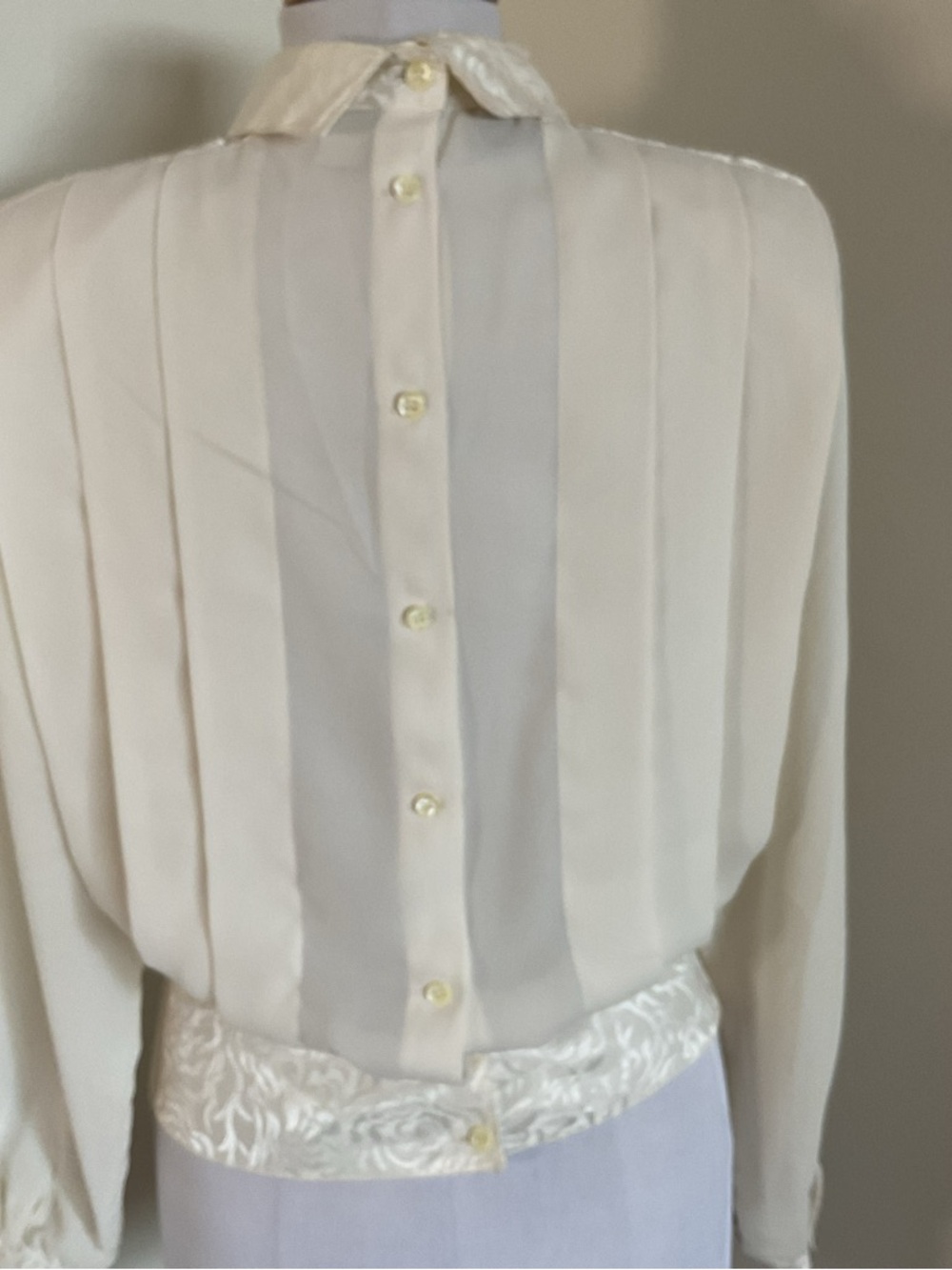 Vintage Nilani Ivory Pleated Blouse 8 Embroidered Yoke 80s Office Chic - Picture 7 of 8